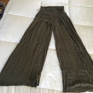 A Pea in the Pod wide leg maternity pants